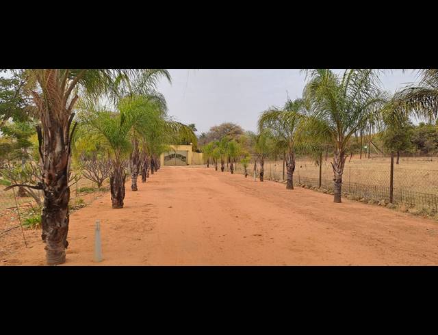 4HA SMALLHOLDING FOR SALE IN MODDERFONTEIN AH